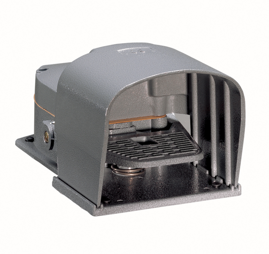 Picture of Interruptor de pedal actuação livre 1NA+1NF ruptura brusca coberto